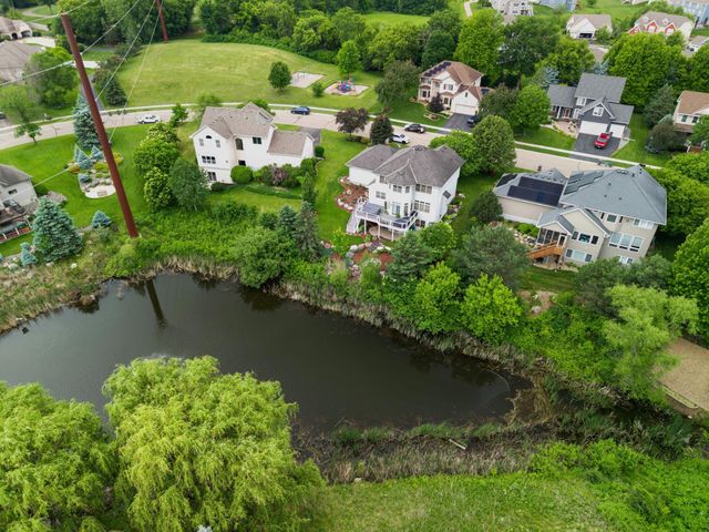 618 Tupelo Way, Chaska, MN 55318