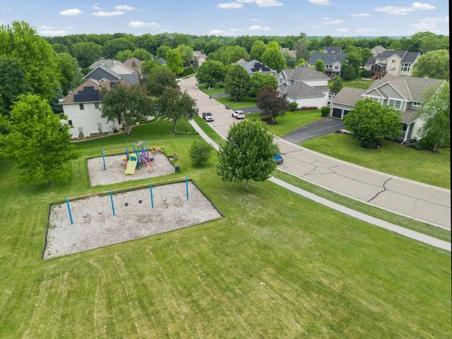 618 Tupelo Way, Chaska, MN 55318