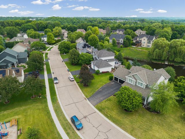 618 Tupelo Way, Chaska, MN 55318