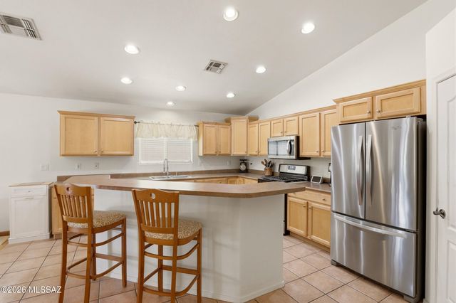 10490 E Oakbrook Street, Tucson, AZ 85747