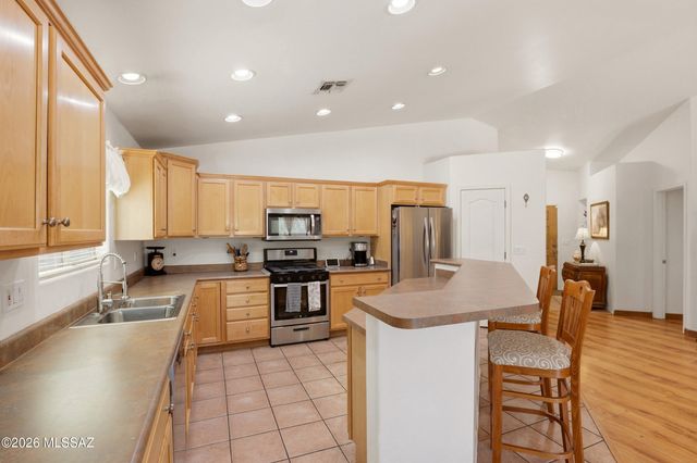 10490 E Oakbrook Street, Tucson, AZ 85747
