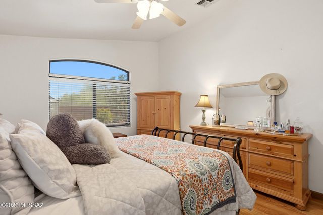 10490 E Oakbrook Street, Tucson, AZ 85747