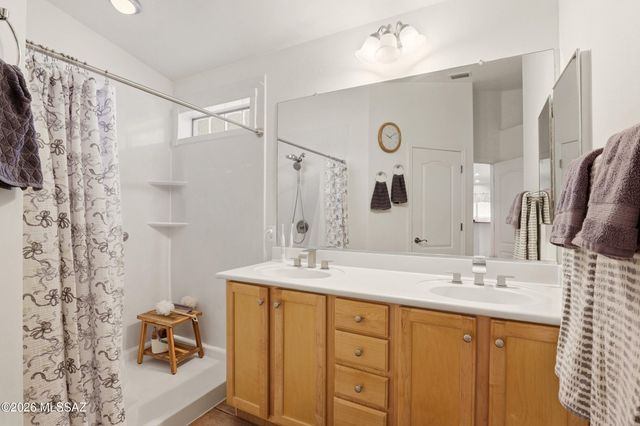 10490 E Oakbrook Street, Tucson, AZ 85747