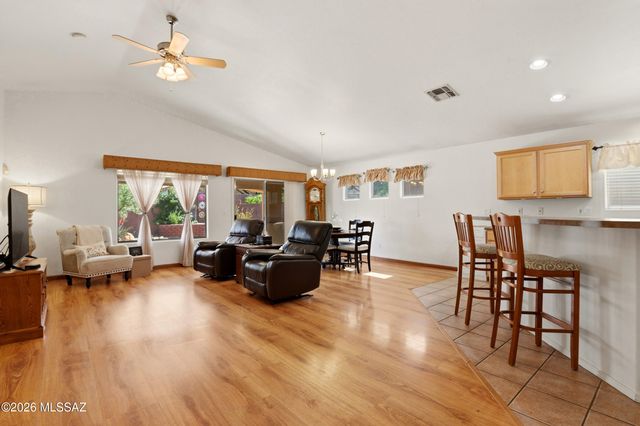 10490 E Oakbrook Street, Tucson, AZ 85747