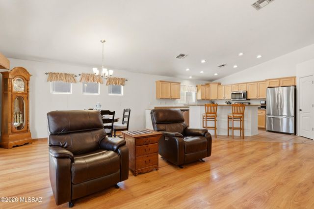 10490 E Oakbrook Street, Tucson, AZ 85747