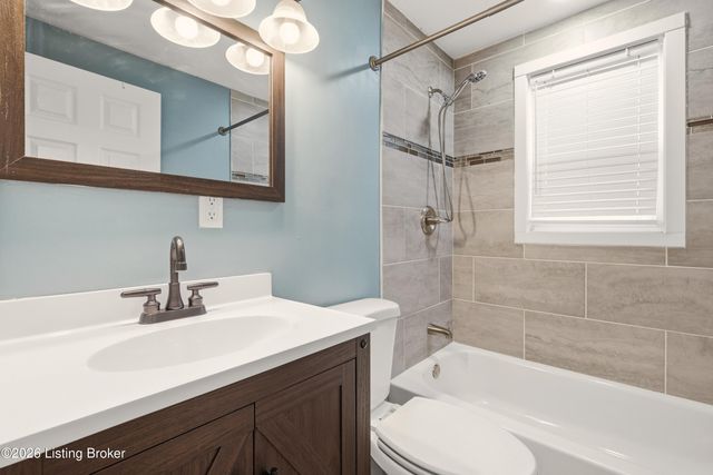 3322 Algonquin Pkwy, Louisville, KY 40211