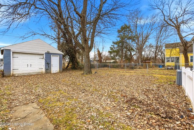 3322 Algonquin Pkwy, Louisville, KY 40211