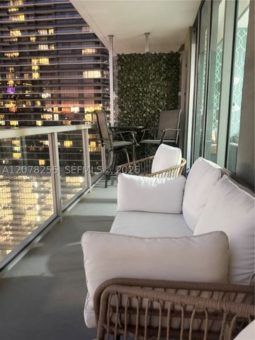 1111 SW 1st Ave 2721-N, Miami, FL 33130