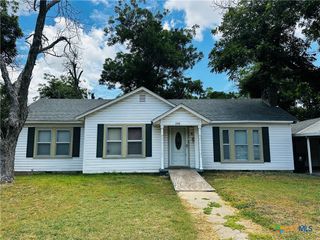226 Duggan Street, Seguin, TX 78155