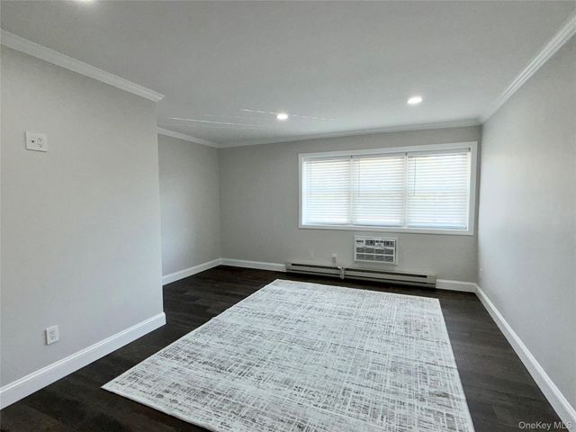 100 Connetquot Avenue 10, East Islip, NY 11730