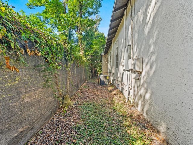 8210 N KLONDYKE STREET 1, Tampa, FL 33604