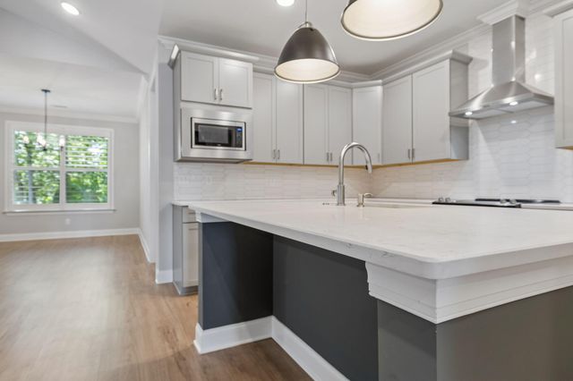 1800 Emmeline Way, Hixson, TN 37343