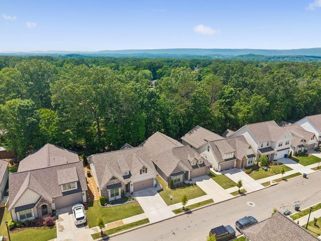 1800 Emmeline Way, Hixson, TN 37343