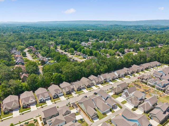 1800 Emmeline Way, Hixson, TN 37343