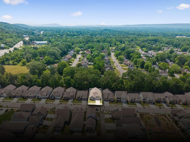 1800 Emmeline Way, Hixson, TN 37343