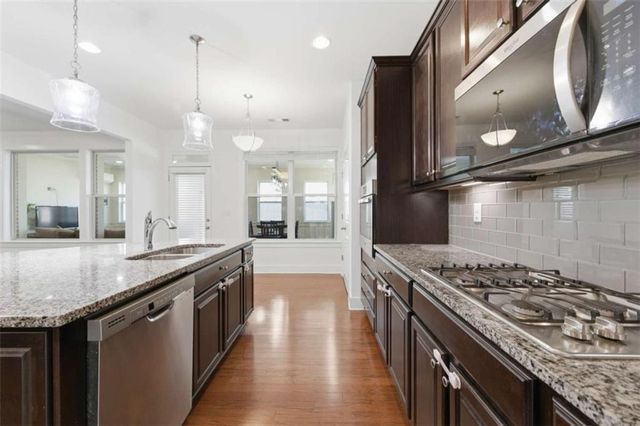 1186 Halletts Peak Place, Lawrenceville, GA 30044