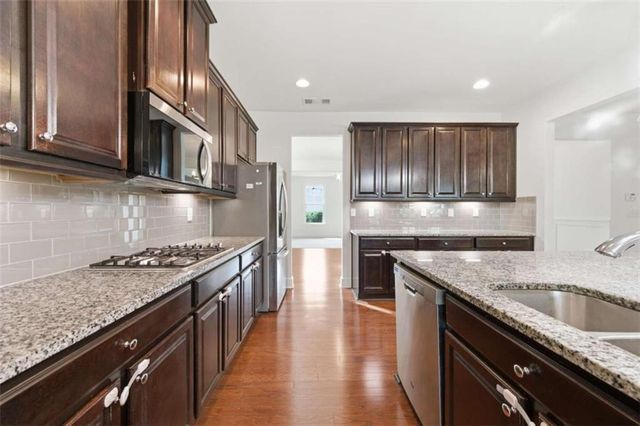 1186 Halletts Peak Place, Lawrenceville, GA 30044