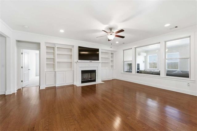 1186 Halletts Peak Place, Lawrenceville, GA 30044