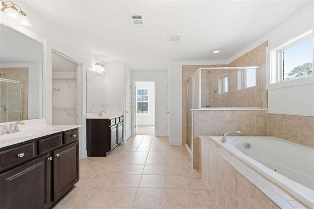 1186 Halletts Peak Place, Lawrenceville, GA 30044