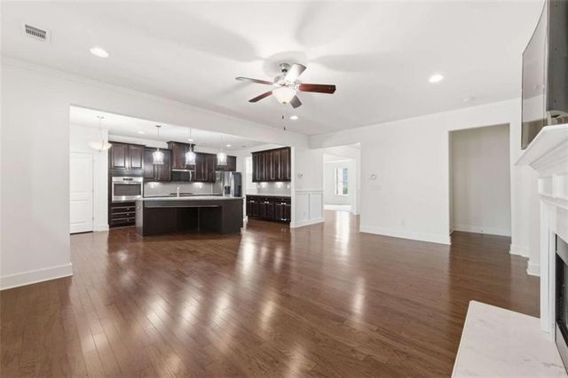 1186 Halletts Peak Place, Lawrenceville, GA 30044