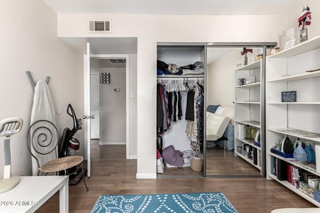 4410 N LONGVIEW Avenue 202, Phoenix, AZ 85014