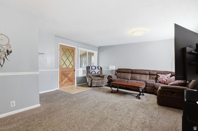 5527 S 4270 W, Kearns, UT 84118