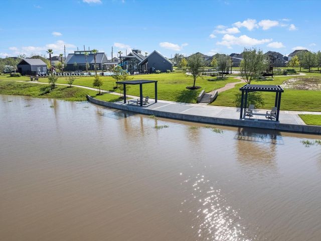 8002 Treetop View Drive, Fulshear, TX 77441