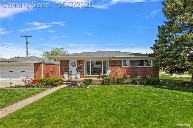 18241 Airport, Fraser, MI 48026