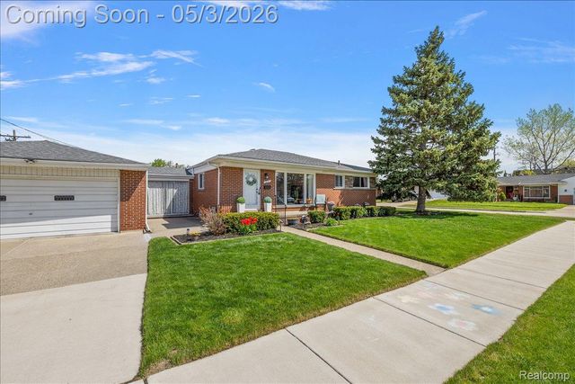 18241 Airport, Fraser, MI 48026