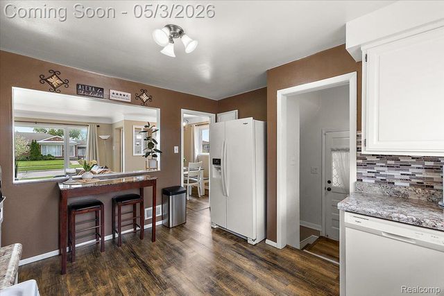 18241 Airport, Fraser, MI 48026