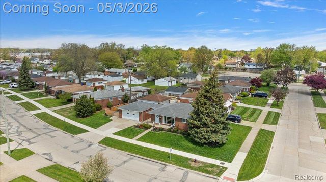 18241 Airport, Fraser, MI 48026