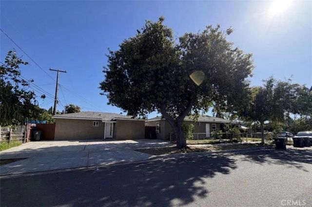 1621 S Diamond, Santa Ana, CA 92704
