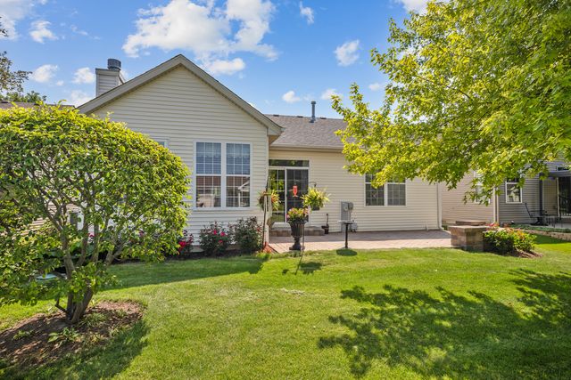 16530 Grandwood Lake Drive, Crest Hill, IL 60403