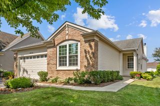 16530 Grandwood Lake Drive, Crest Hill, IL 60403