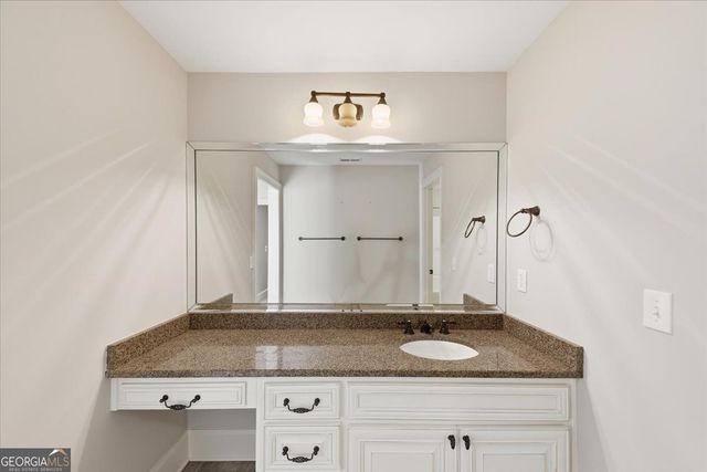 172 Shellbark Drive, Mcdonough, GA 30252