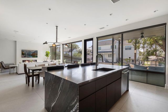 1110 Grovewood Lane, Houston, TX 77008