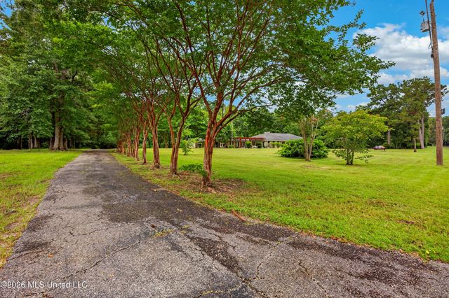 13239 Old Woolmarket Road, Biloxi, MS 39532