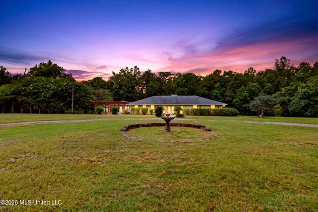 13239 Old Woolmarket Road, Biloxi, MS 39532