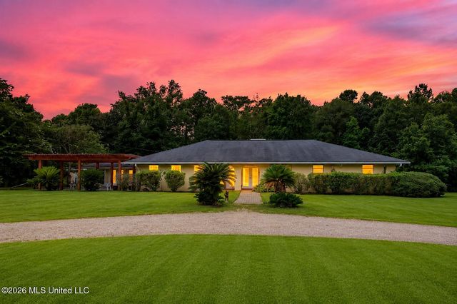 13239 Old Woolmarket Road, Biloxi, MS 39532