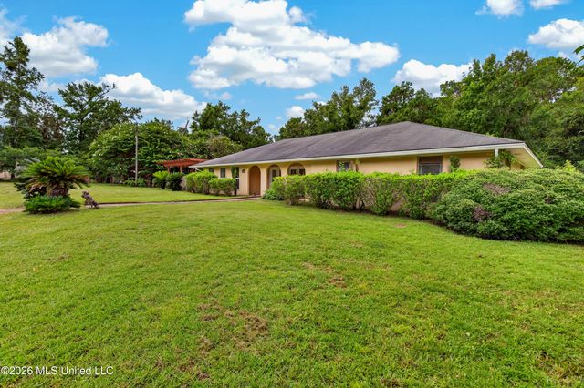 13239 Old Woolmarket Road, Biloxi, MS 39532