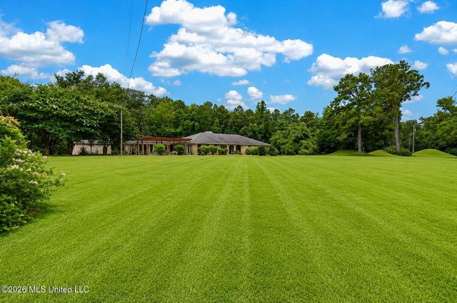 13239 Old Woolmarket Road, Biloxi, MS 39532