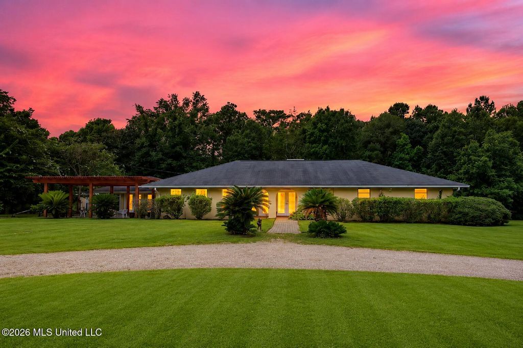 13239 Old Woolmarket Road, Biloxi, MS 39532