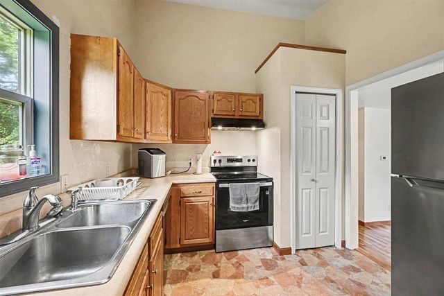 215 S Lincoln Avenue, Three Rivers, MI 49093