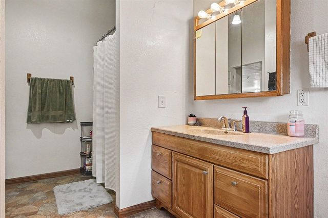 215 S Lincoln Avenue, Three Rivers, MI 49093