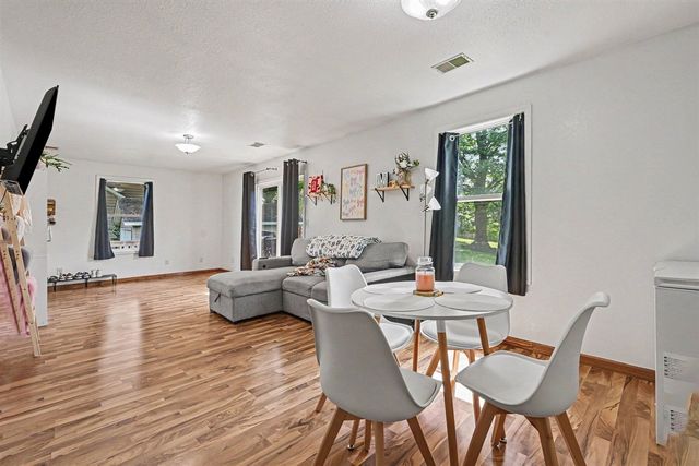 215 S Lincoln Avenue, Three Rivers, MI 49093