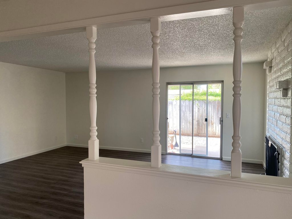 Image 24 of property listing at 3136 W Austin Way, Fresno, CA 93722