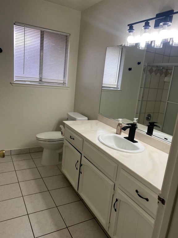Image 29 of property listing at 3136 W Austin Way, Fresno, CA 93722