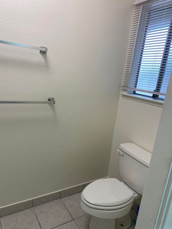 Image 39 of property listing at 3136 W Austin Way, Fresno, CA 93722