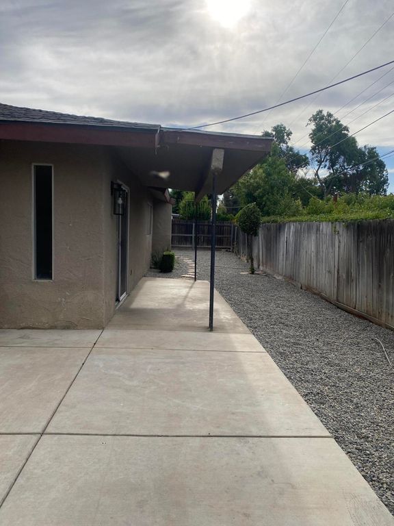 Image 48 of property listing at 3136 W Austin Way, Fresno, CA 93722