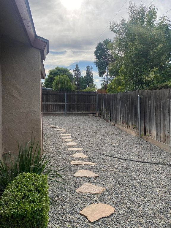 Image 49 of property listing at 3136 W Austin Way, Fresno, CA 93722